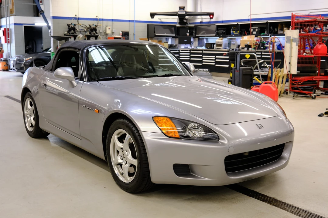 2001 Honda AP1 S2000 - Image 2 of 31