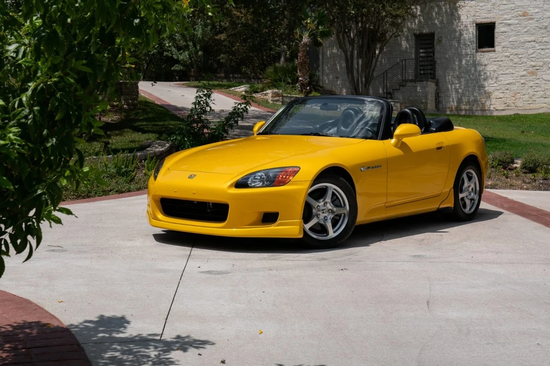 2001 Honda AP1 S2000 - Image 2 of 31