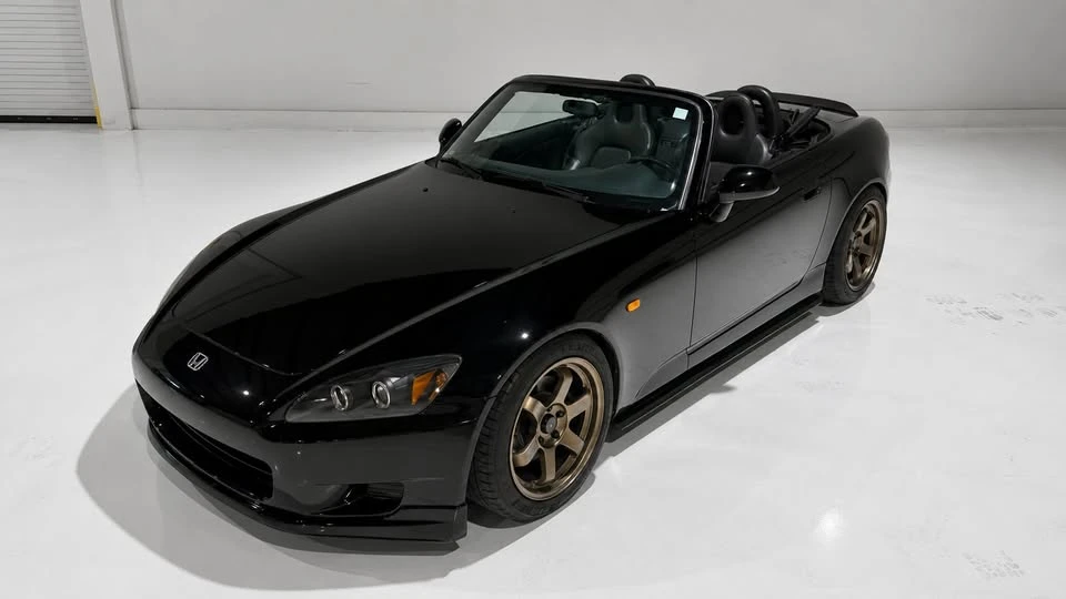 2001 Honda AP1 S2000 - Image 2 of 20