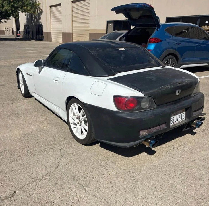 2001 Honda AP1 S2000 - Image 2 of 8