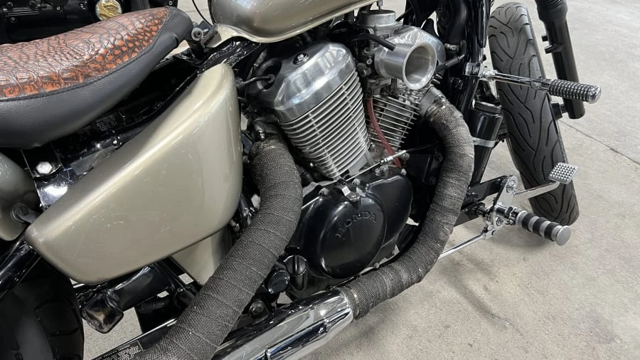 2001 Honda Magna - Image 4 of 4