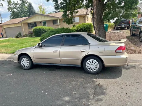 2001 Honda Accord DX Sedan 4D