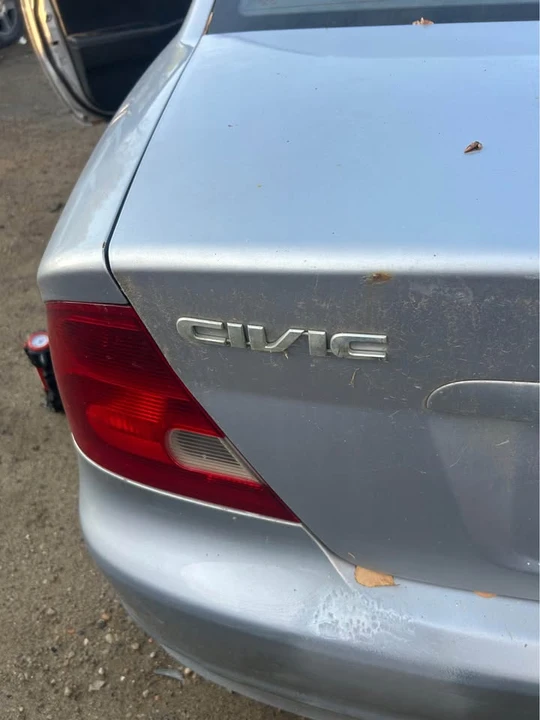 2001 Honda Civic 7th Gen - Image 2 of 8