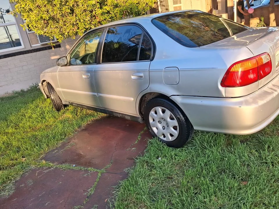 2001 Honda Civic 7th Gen - Image 3 of 9