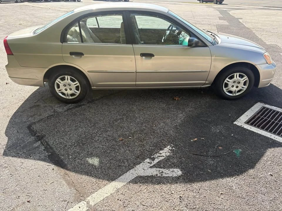 2001 Honda Civic 7th Gen - Image 2 of 6