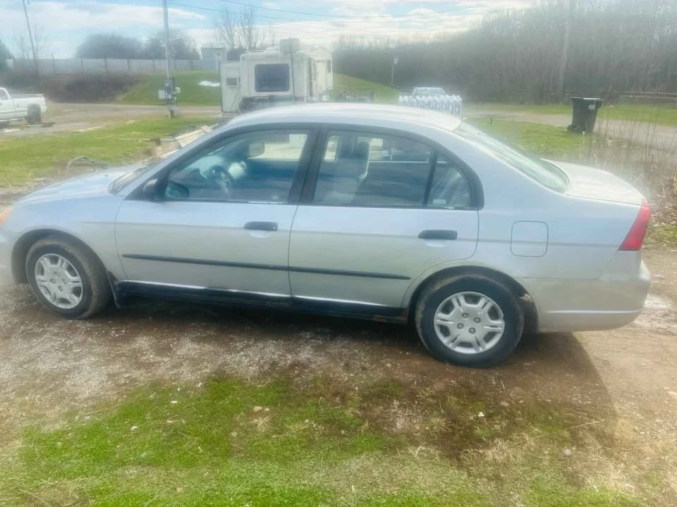 2001 Honda Civic 7th Gen - Image 2 of 9