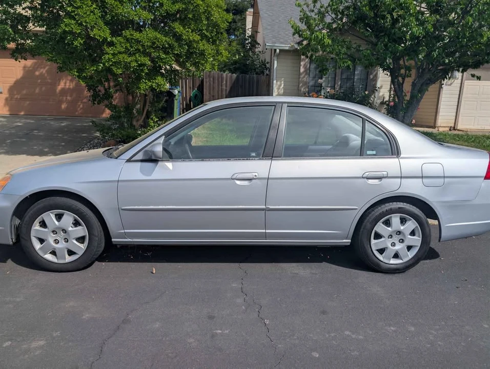 2001 Honda Civic 7th Gen - Image 3 of 8