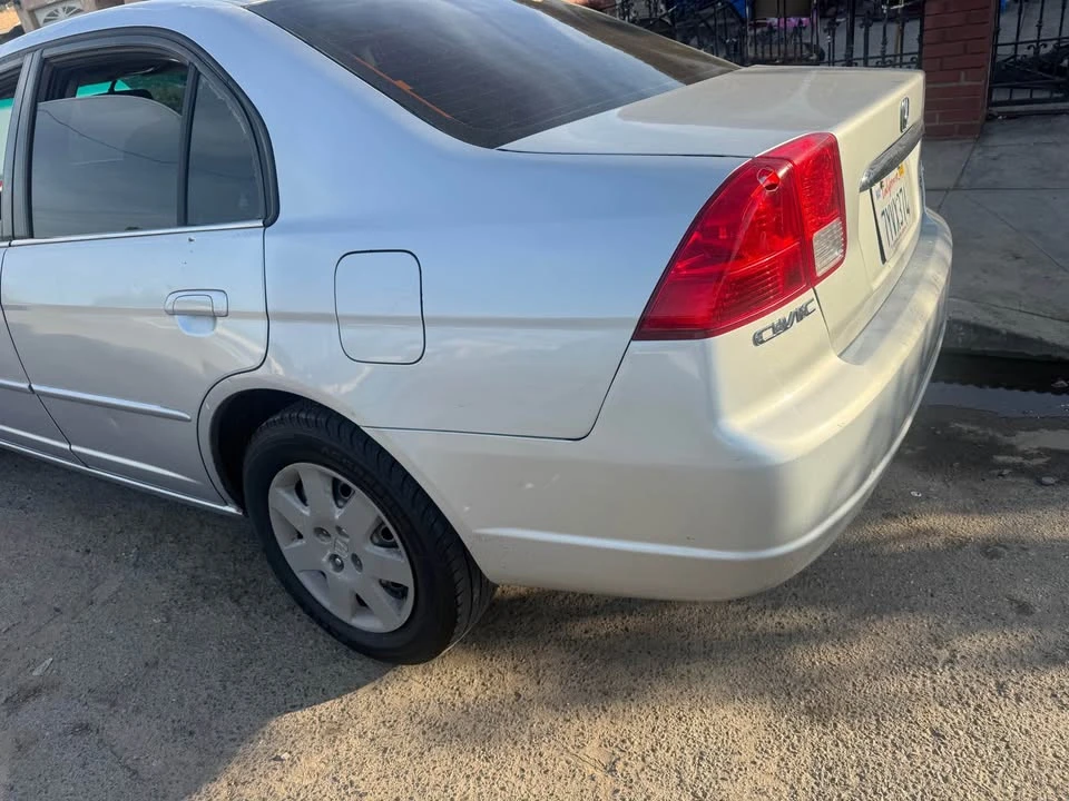 2001 Honda Civic 7th Gen - Image 2 of 4