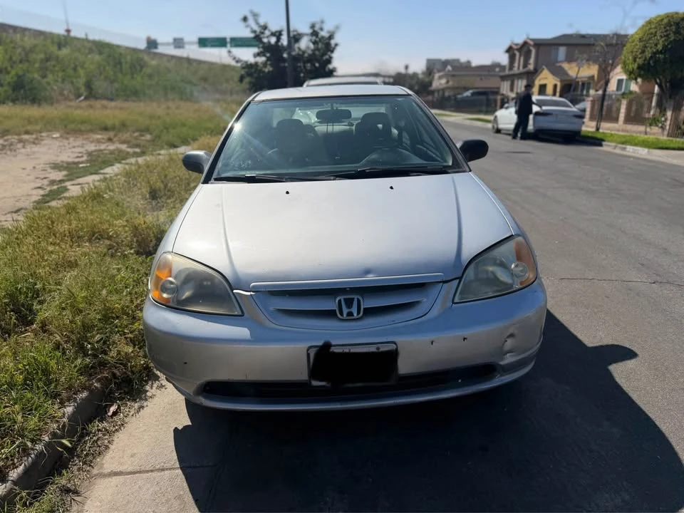 2001 Honda Civic 7th Gen - Image 2 of 10
