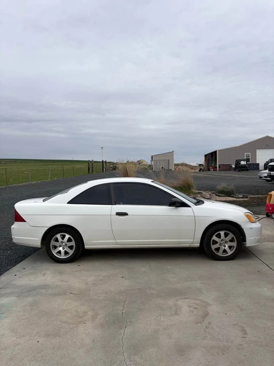 2001 Honda Civic 7th Gen - Image 3 of 7