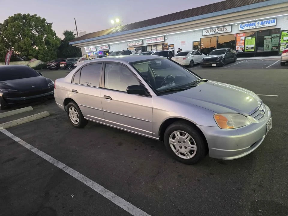 2001 Honda Civic 7th Gen - Image 2 of 7