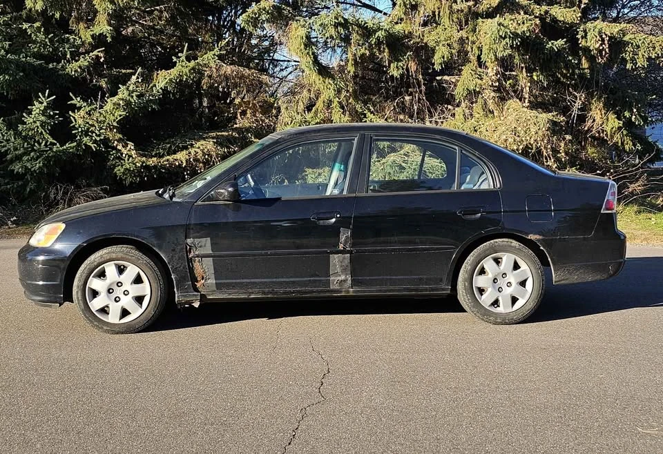 2001 Honda Civic 7th Gen - Image 2 of 15