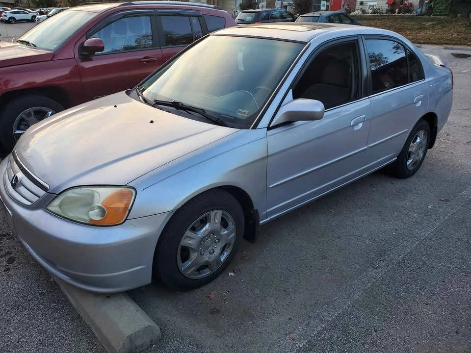 2001 Honda Civic 7th Gen - Image 2 of 8