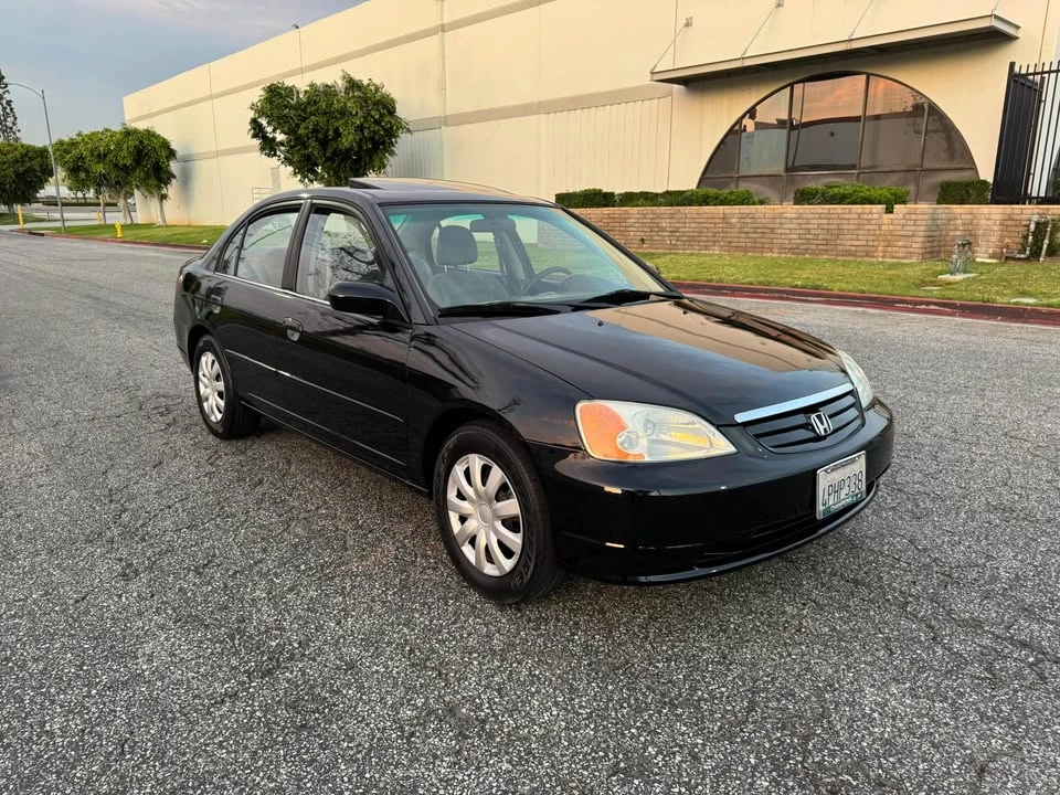 2001 Honda Civic 7th Gen - Image 2 of 15