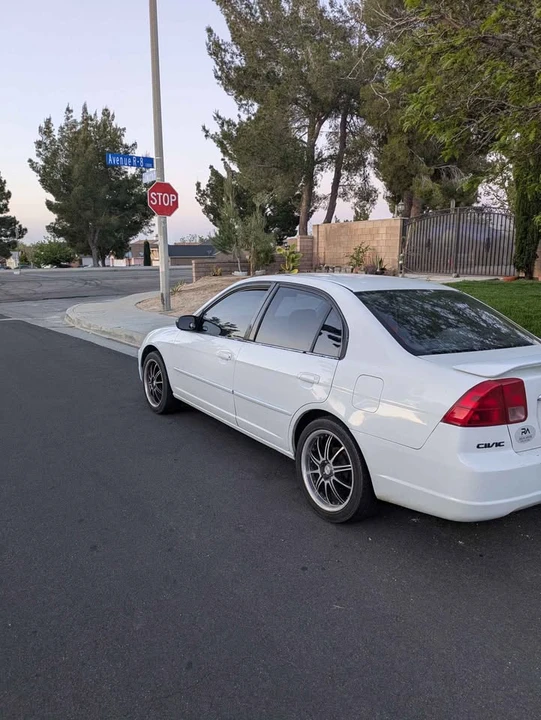 2001 Honda Civic 7th Gen - Image 3 of 5