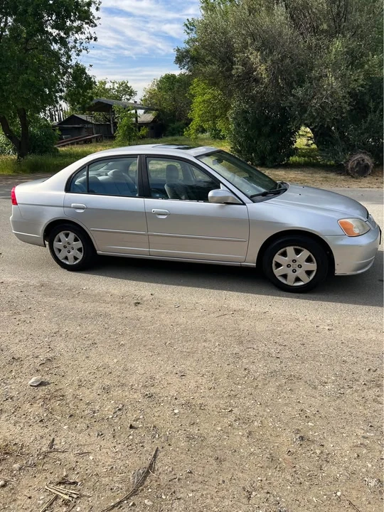 2001 Honda Civic 7th Gen - Image 2 of 10