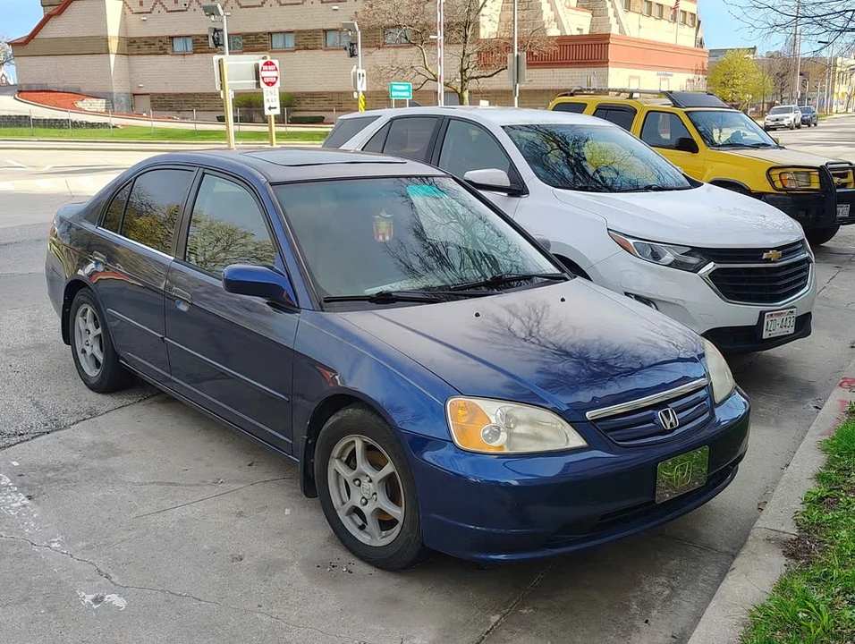 2001 Honda Civic 7th Gen - Image 2 of 8