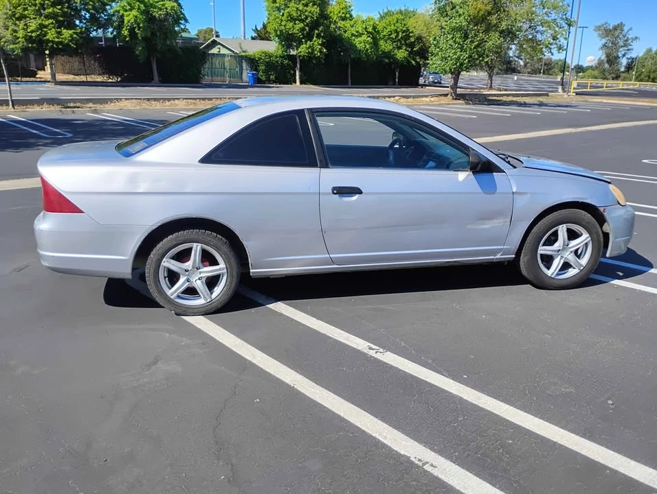 2001 Honda Civic 7th Gen - Image 2 of 12