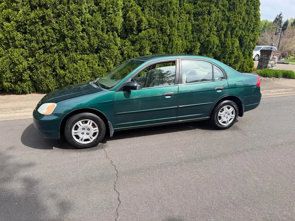 2001 Honda Civic 7th Gen - Image 2 of 8
