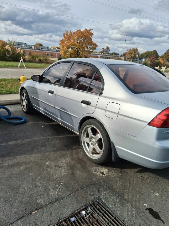 2001 Honda Civic 7th Gen - Image 2 of 4
