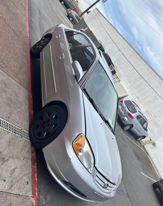 2001 Honda Civic 7th Gen - Image 3 of 6