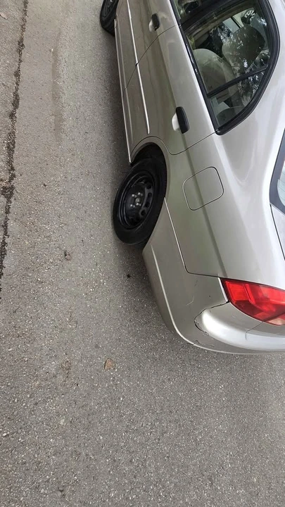 2001 Honda Civic 7th Gen - Image 3 of 4