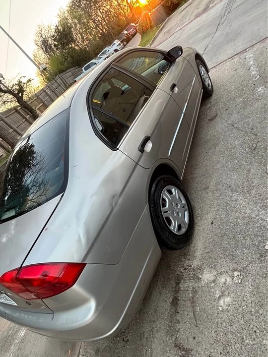 2001 Honda Civic 7th Gen - Image 4 of 8