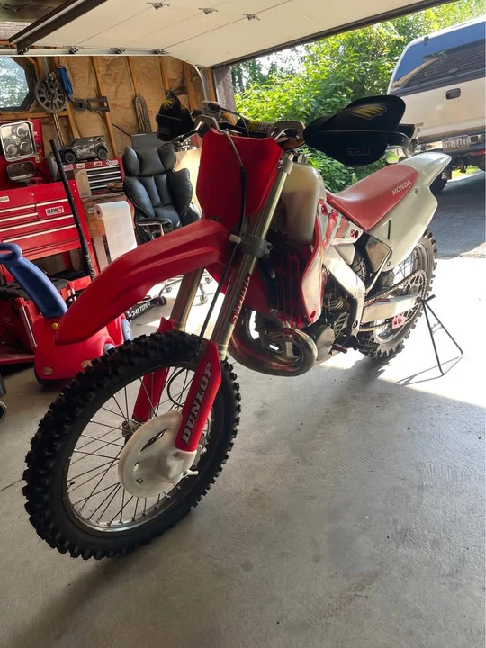 2001 Honda CR - Image 3 of 10
