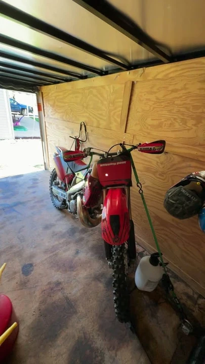 2001 Honda CR - Image 2 of 5