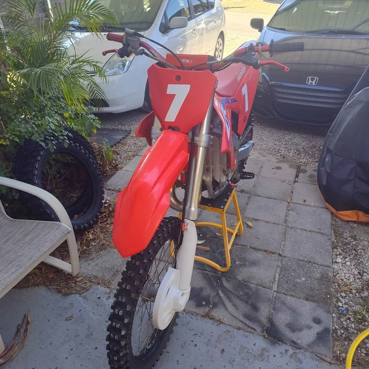 2001 Honda CR - Image 4 of 10