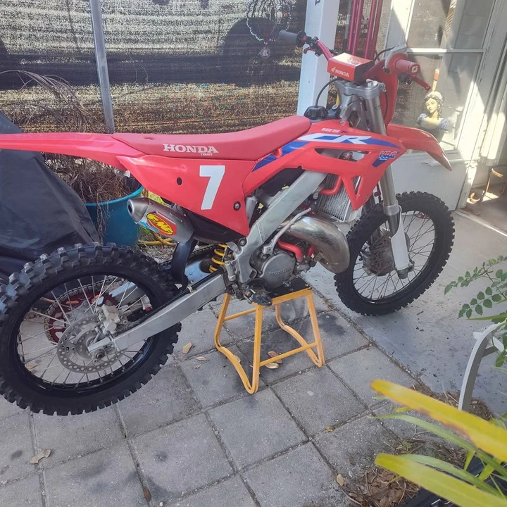 2001 Honda CR - Image 3 of 10