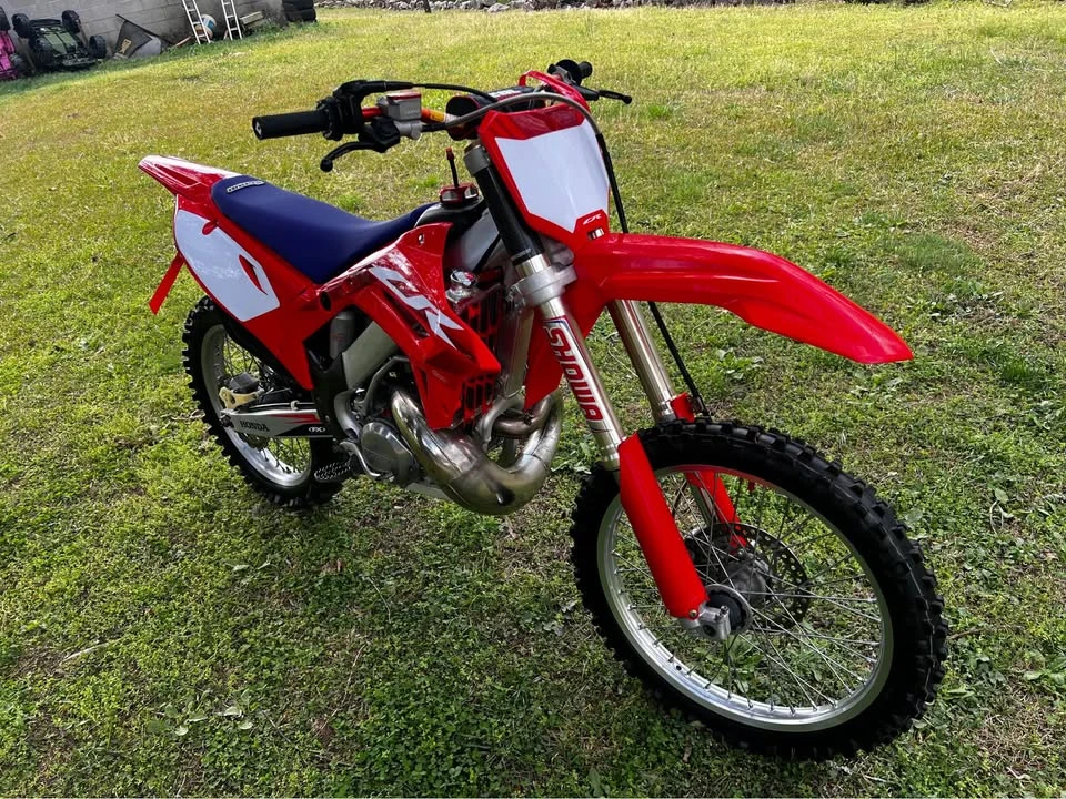 2001 Honda CR - Image 7 of 13