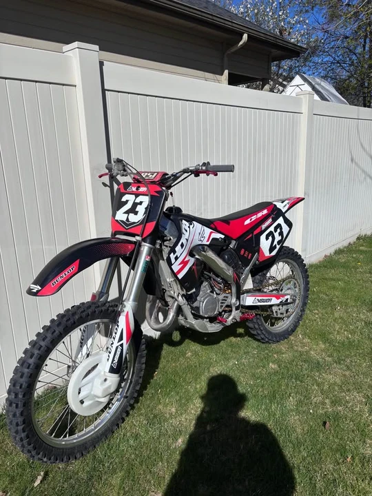 2001 Honda CR - Image 10 of 12