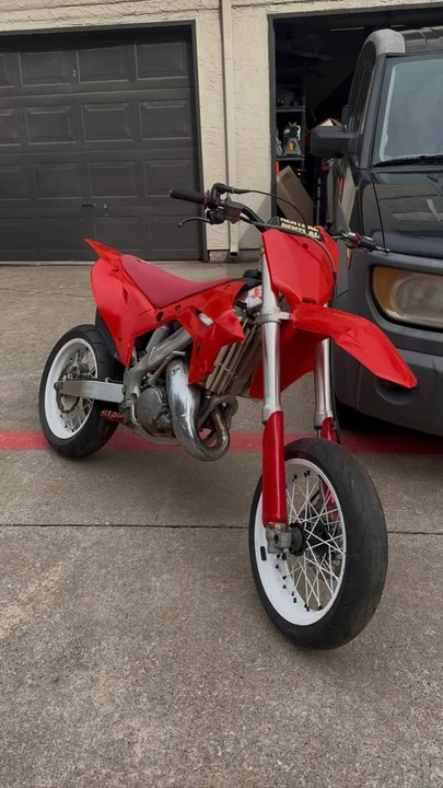 2001 Honda CR - Image 2 of 7