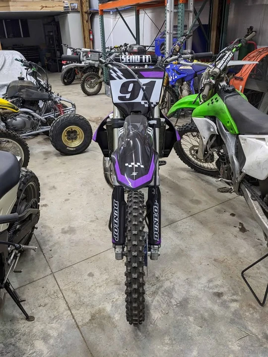 2001 Honda CR - Image 4 of 6