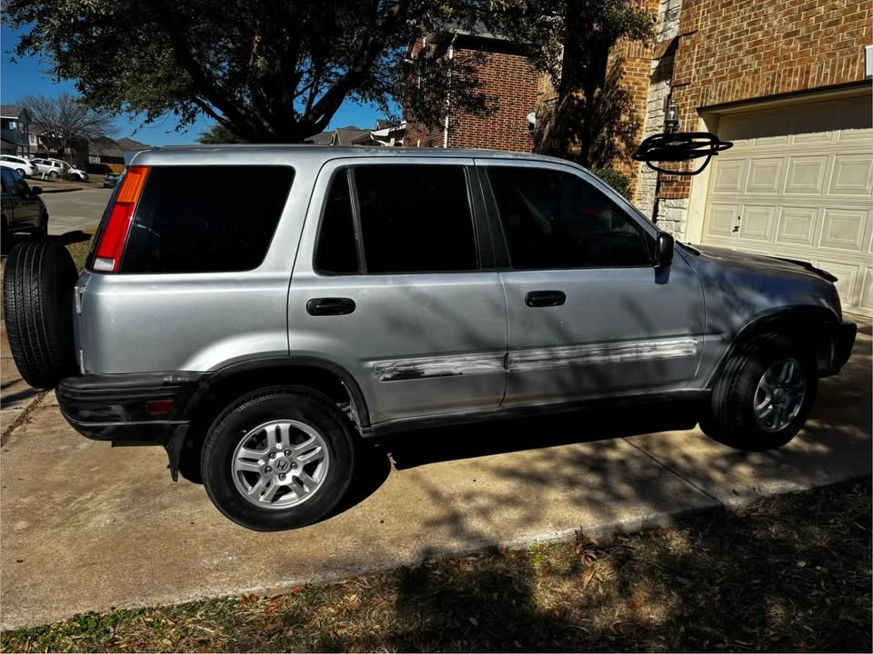 2001 Honda CR-V 1st Gen - Image 2 of 14