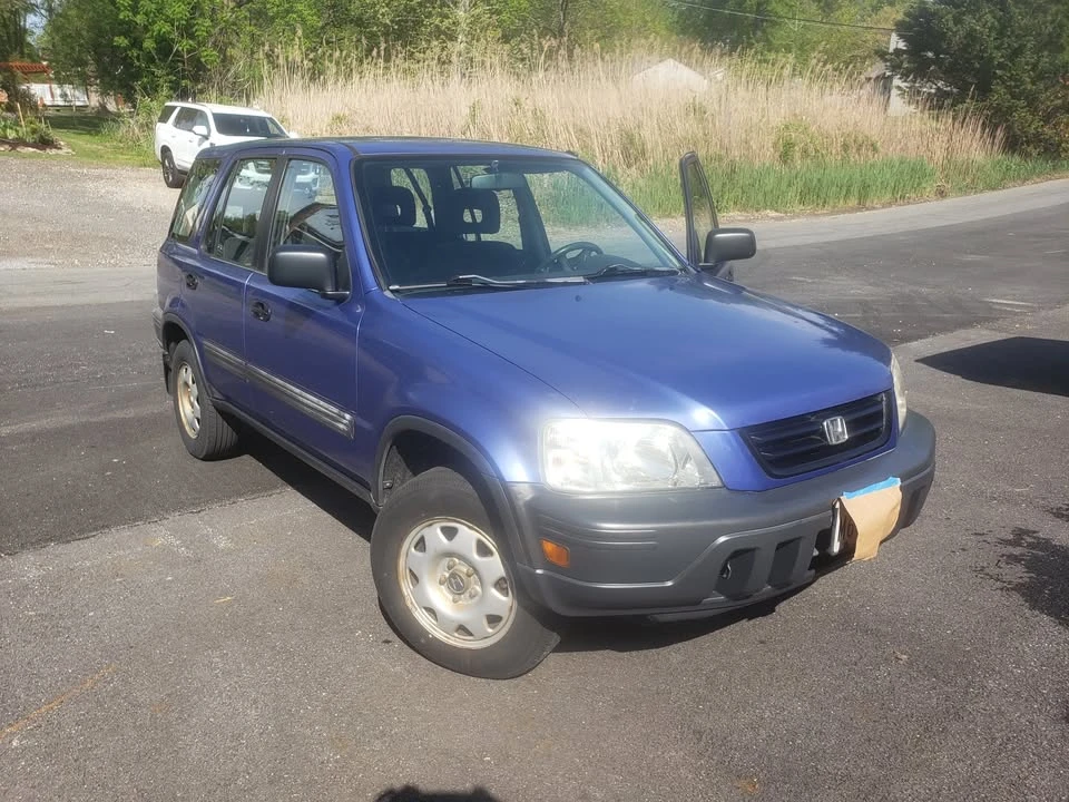 2001 Honda CR-V 1st Gen - Image 2 of 9
