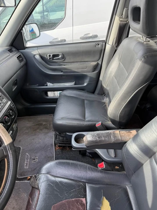 2001 Honda CR-V 1st Gen - Image 8 of 13