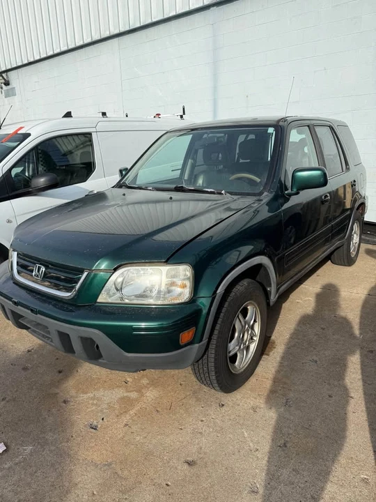 2001 Honda CR-V 1st Gen - Image 2 of 13