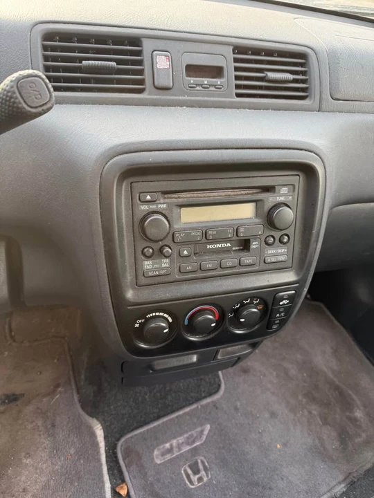 2001 Honda CR-V 1st Gen - Image 10 of 13