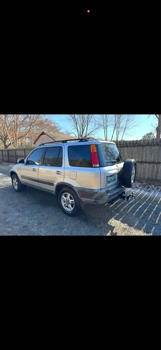 2001 Honda CR-V 1st Gen - Image 3 of 12