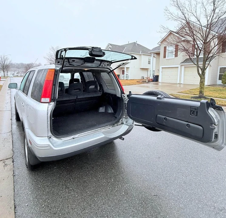 2001 Honda CR-V 1st Gen - Image 8 of 13