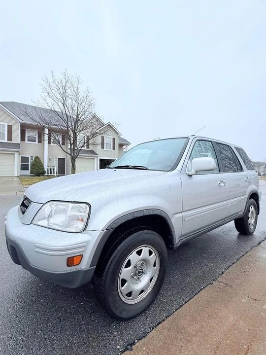2001 Honda CR-V 1st Gen - Image 3 of 13