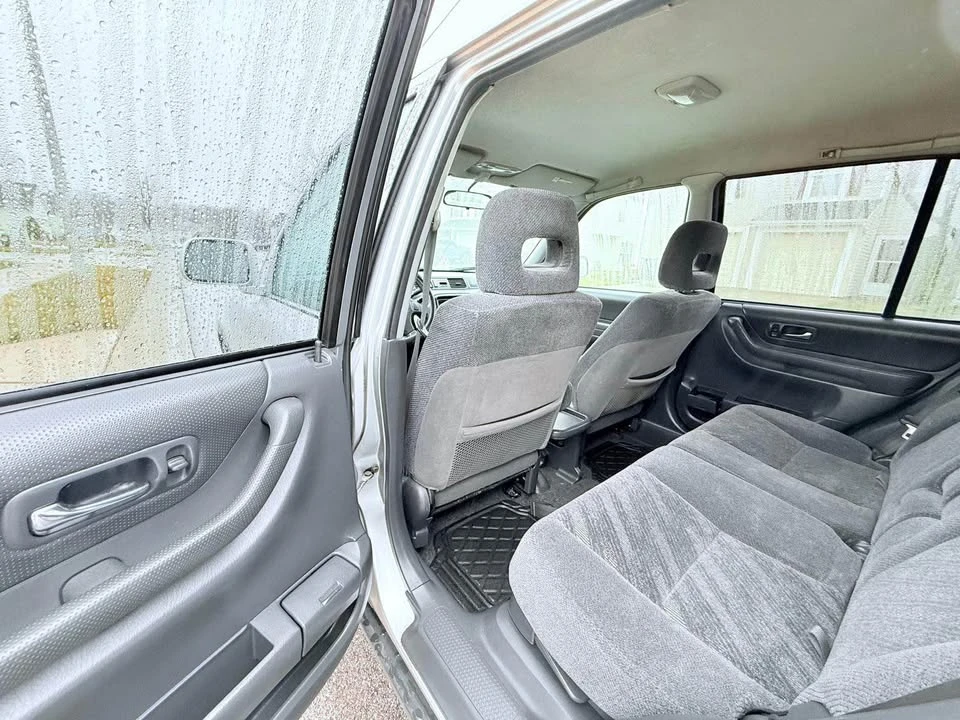 2001 Honda CR-V 1st Gen - Image 10 of 13