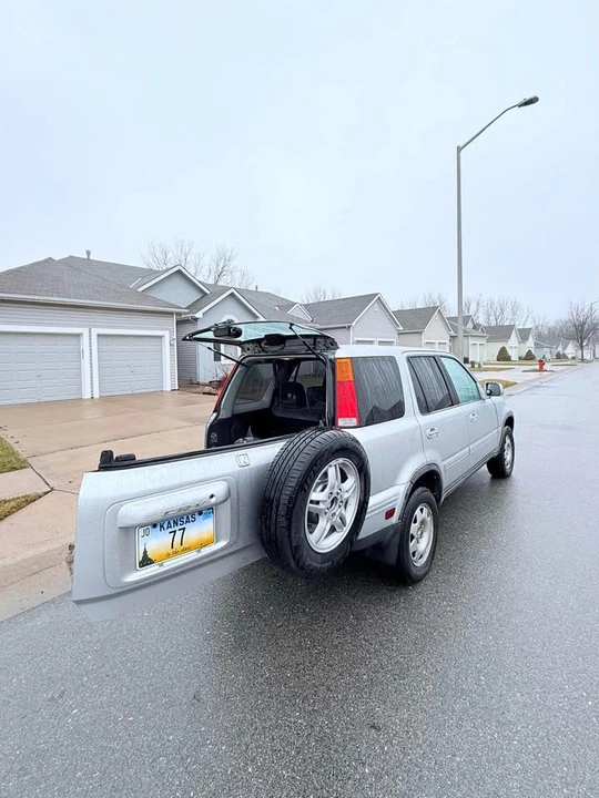 2001 Honda CR-V 1st Gen - Image 7 of 13