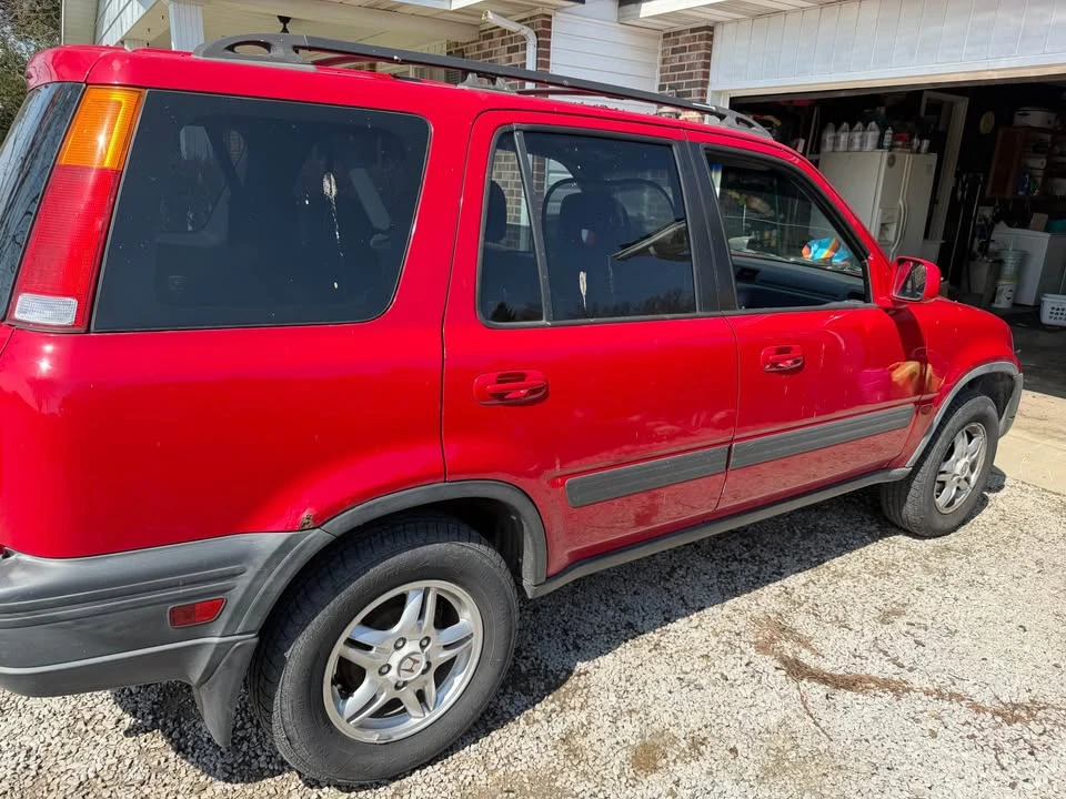 2001 Honda CR-V 1st Gen - Image 2 of 14