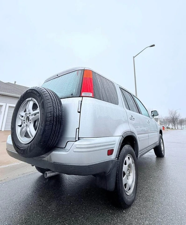 2001 Honda CR-V 1st Gen - Image 5 of 13