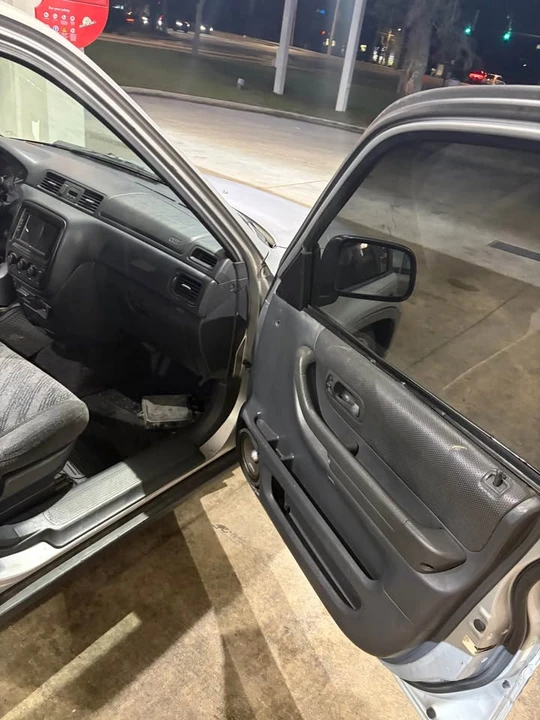 2001 Honda CR-V 1st Gen - Image 10 of 15