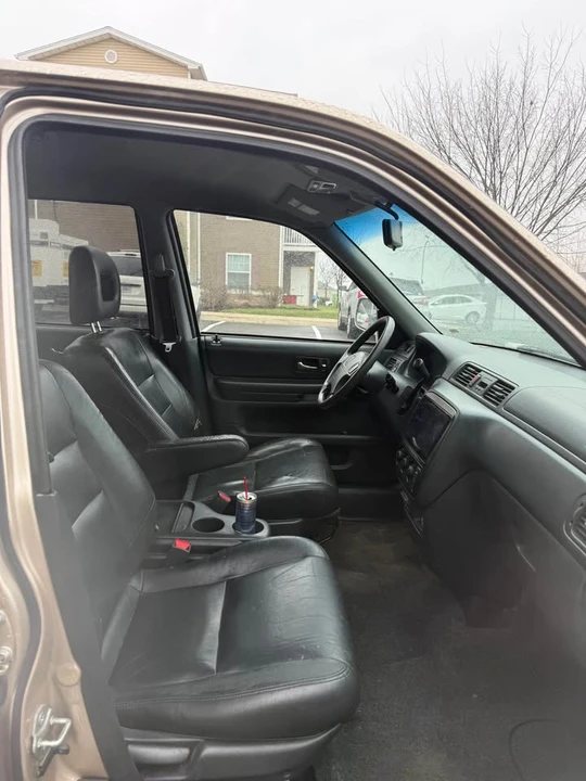 2001 Honda CR-V 1st Gen - Image 9 of 15