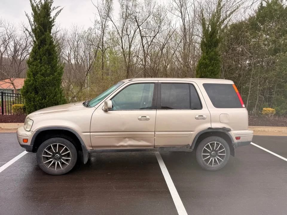 2001 Honda CR-V 1st Gen - Image 2 of 15